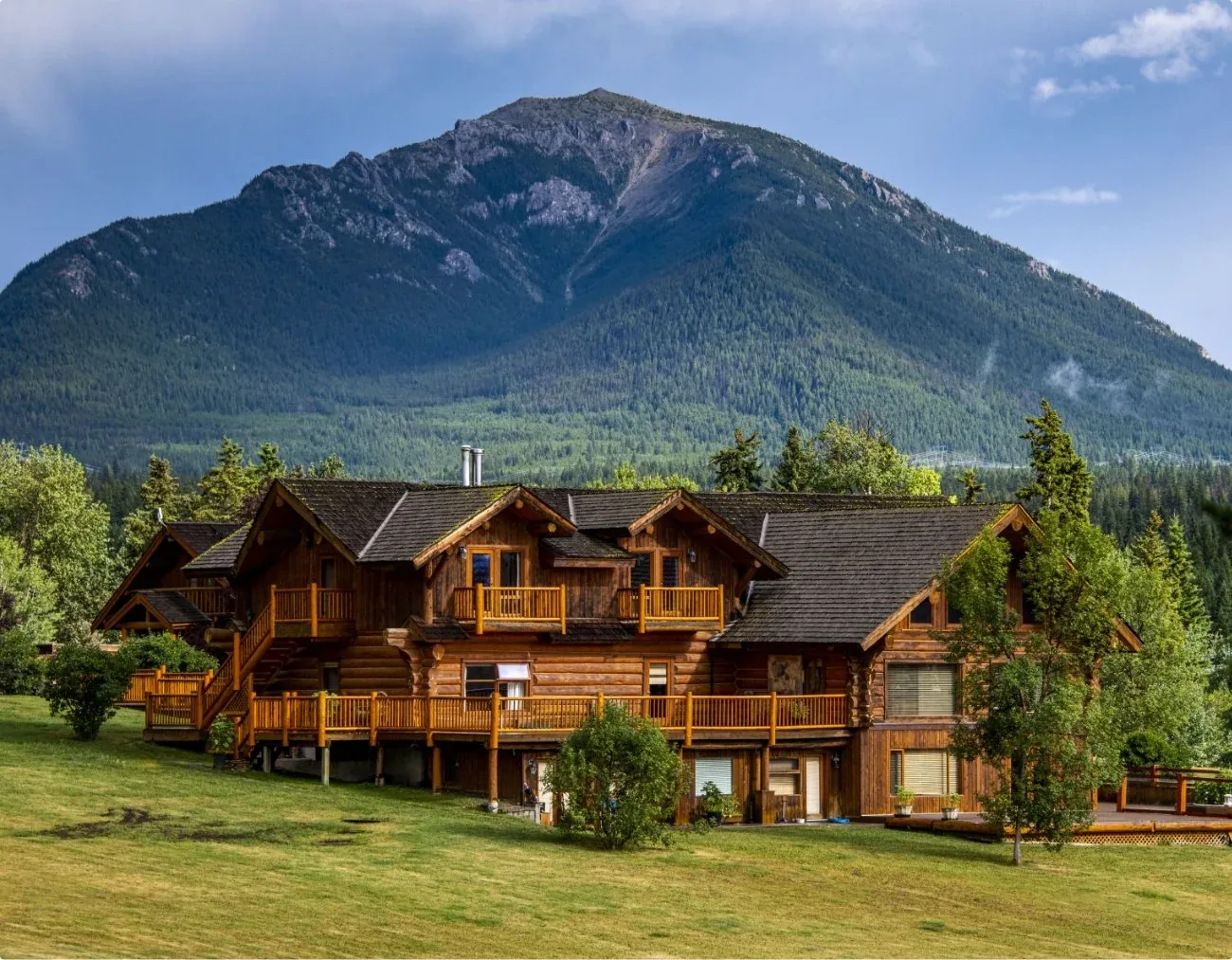 Echo Valley Ranch with the mountain backdrop